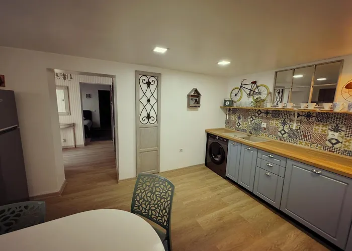 Harteneck Apartments